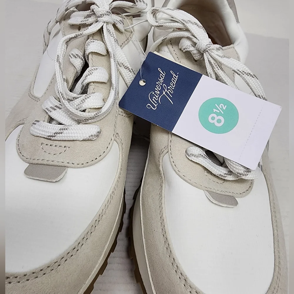 New Universal Thread Cream Sneakers Retro Style Memory Foam Womens Size‎ 8.5
